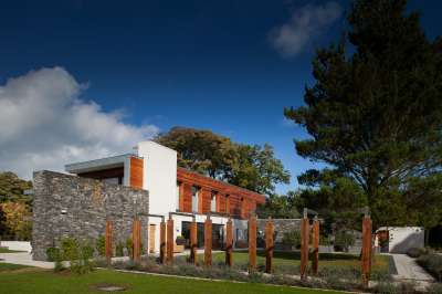 House Set in Lush 3 Acre Site Within an Area of Townscape Character House Set in Lush 3 Acre Site Within an Area of Townscape Character