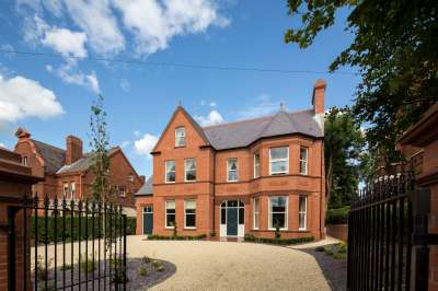 new_build_replica_home_set_in_conservation_area_1 new_build_replica_home_set_in_conservation_area_1