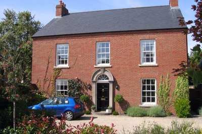 georgian_style_villa_with_rustic_brick_1 georgian_style_villa_with_rustic_brick_1